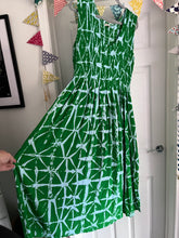 Load image into Gallery viewer, Karetta Smock dress (green)
