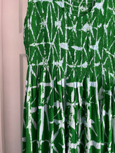 Load image into Gallery viewer, Karetta Smock dress (green)
